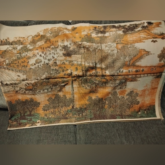 Elegant Cashmere Shawl - Picture 5 of 11